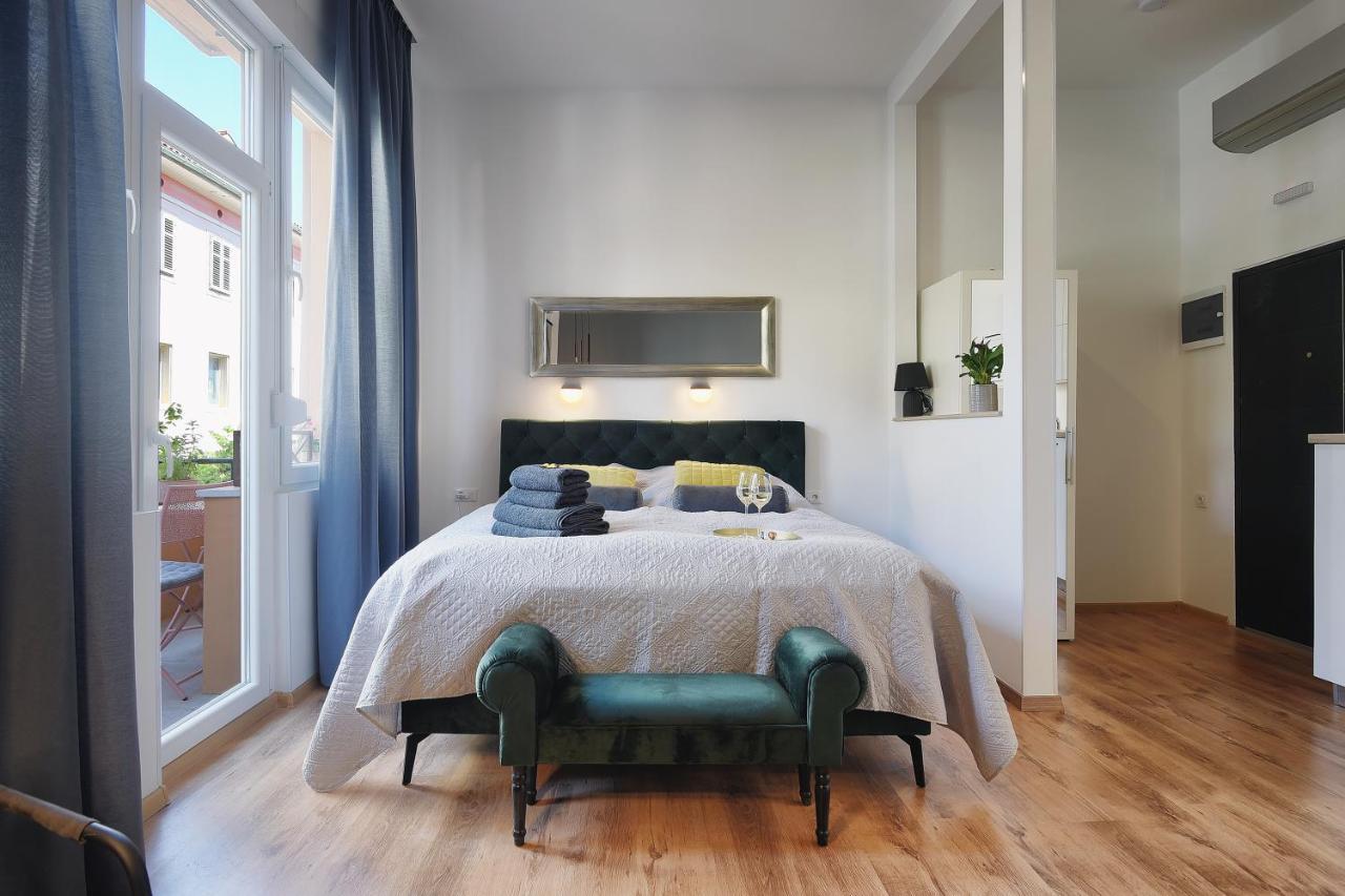 E&F Luxury Apartments Pula Exterior photo